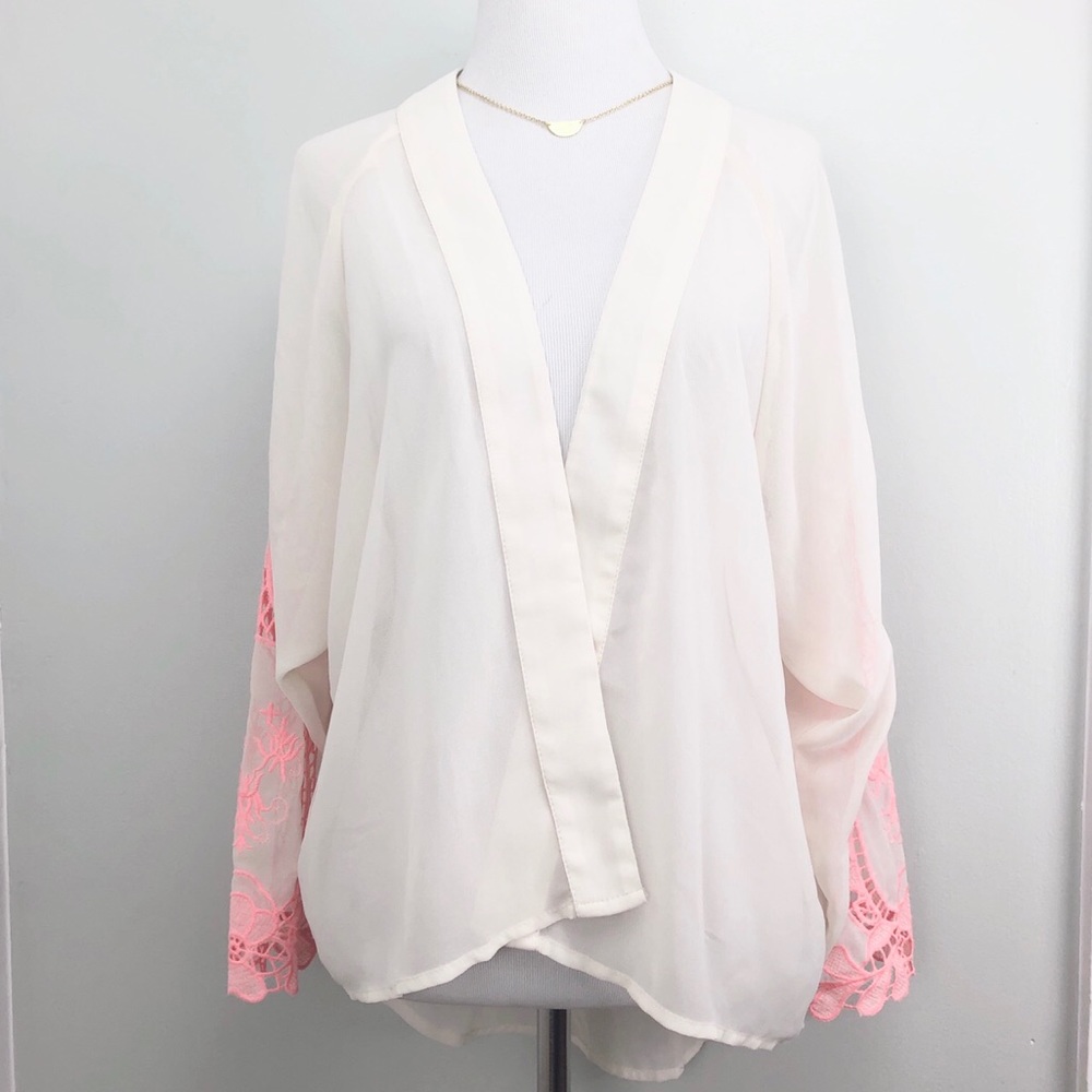 Vestique Sheer Cream & Pink Kimono Top